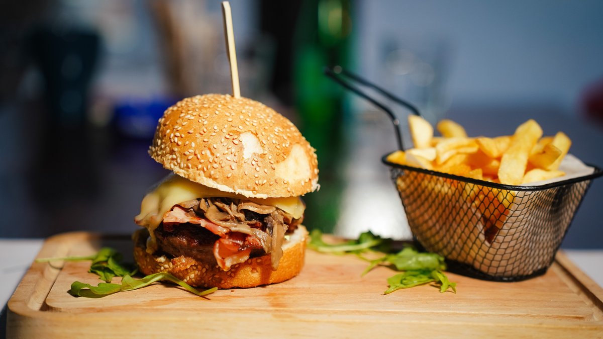 Mushroom bacon burger