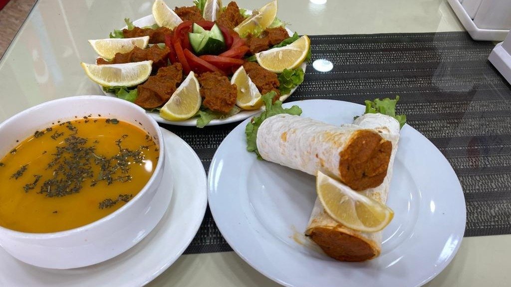 Çiy Köftə Dürüm + Çiy Köftə Porsion + Mərci Şorbası