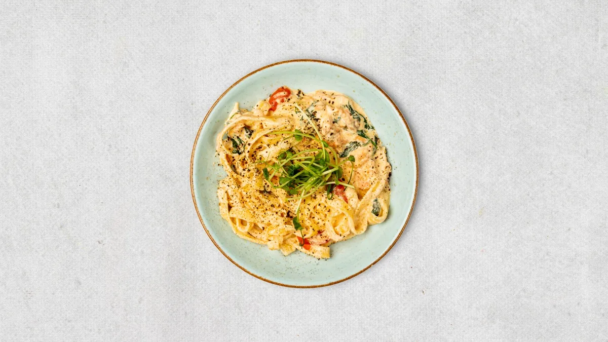 Tagliatelle z łososiem