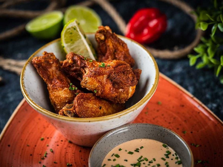 Alitas Mexicanas - vürtsikad kanatiivad (6tk)