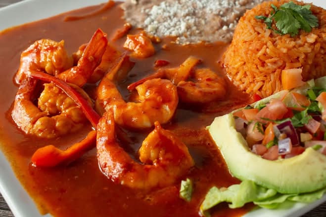 Camarone Rancheros (Shrimp - Red Sauce)