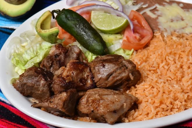 Plato De Comida Carnitas