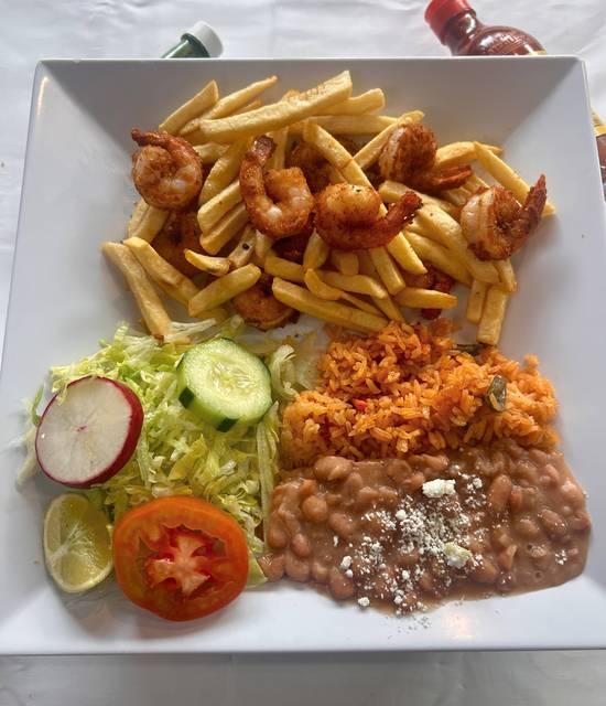 Camarones Empanizada con papas (Breaded shrimp and Fries)