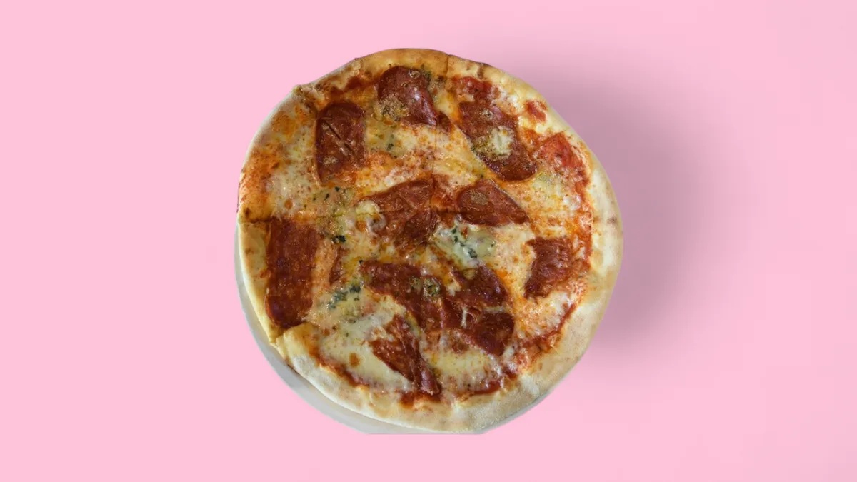 Pizza 4 Cheeses and Spicy Salami 🌶️
