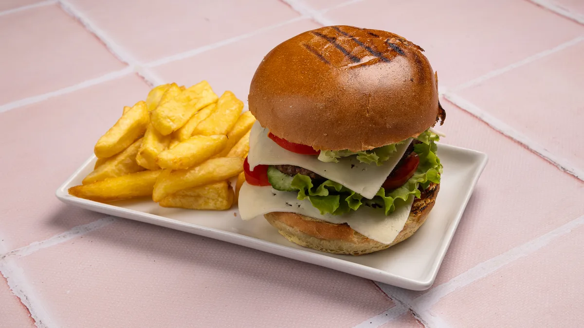 Hamburger me Patate