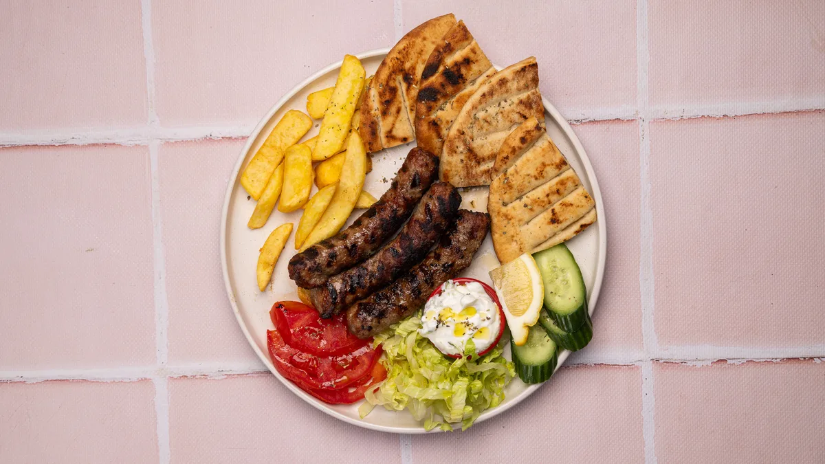 Kebab Zgare me Garnitur