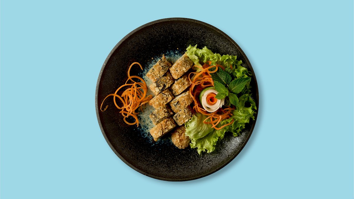 106. Salmon Tempura Maki Mini