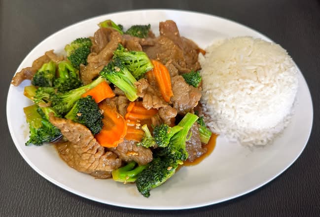 28. Beef and Broccoli