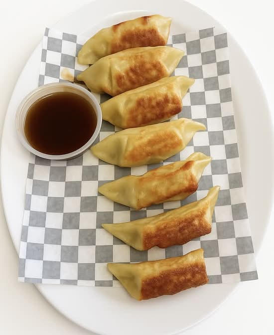 Chicken Dumplings (6 Pieces)