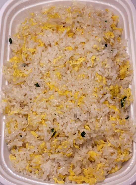 蛋炒饭 Egg fried rice