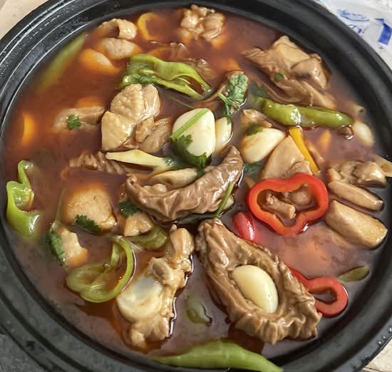 川园肥肠鸡 Pork Intestine and Chicken Stew