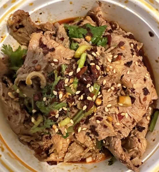 麻辣牛肉 Sliced Beef in Chili Sauce