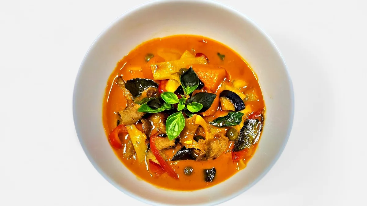 Red Curry (Kaeng Ped)