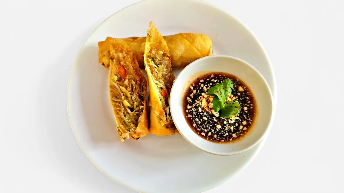 Spring Rolls (Paw Pia Thod)