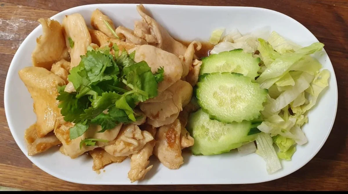 21. Pad Kratiem Prik Thai