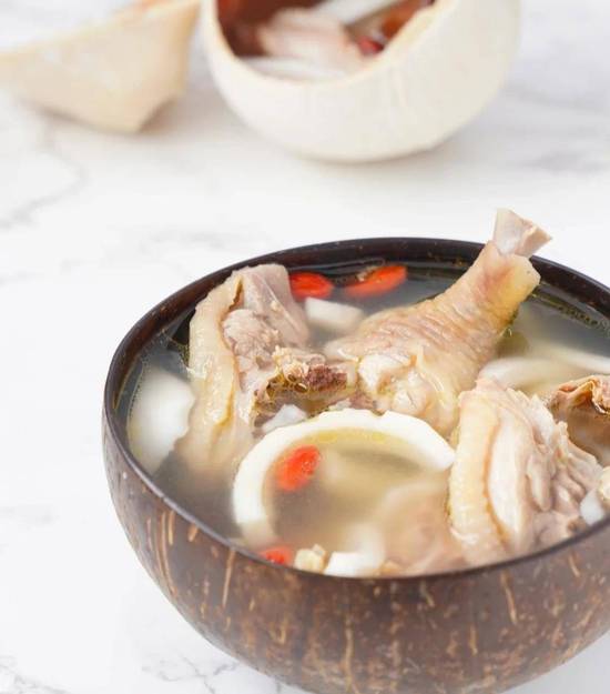 Braised Coconut Chicken Soup/浓香椰子鸡汤