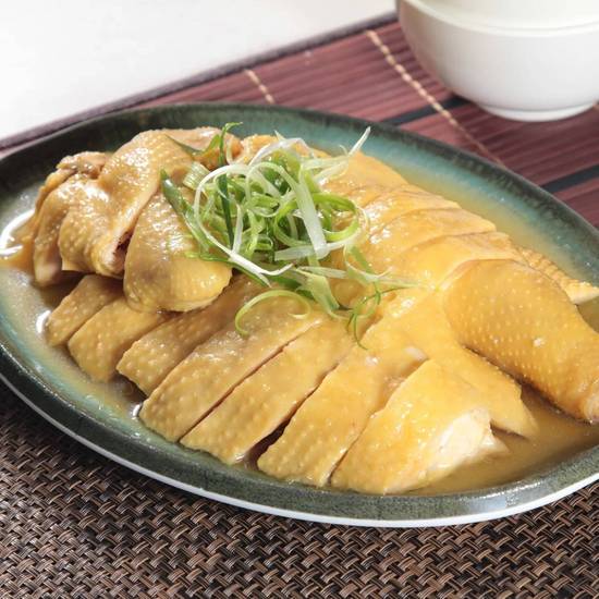 Cage-Free Chicken W. Special Onion Sauce/葱油走地鸡