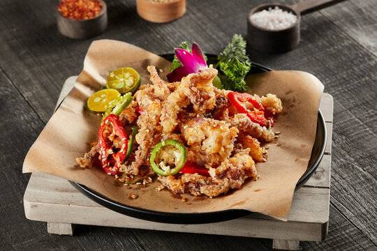 Salt and Pepper Squid Tentacles/椒盐鱿鱼须