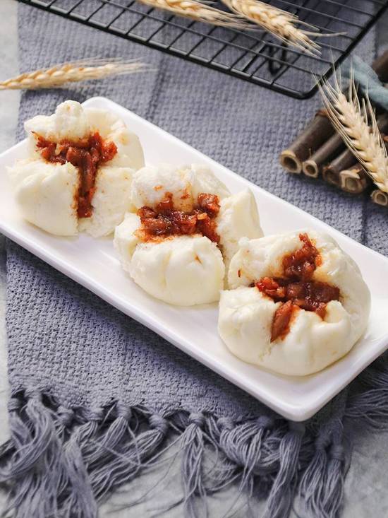 Steamed BBQ Pork Bun/蜜汁叉烧包