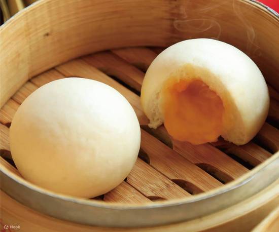 Steamed Creamy Egg Yolk Bun/黄金流沙包