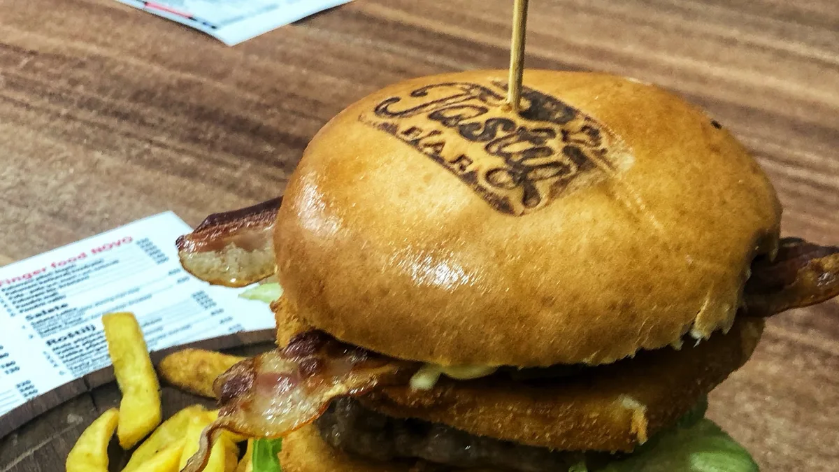 XL Cheeseburger