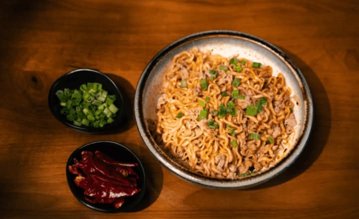 Spicy Mixed Noodle With Beef