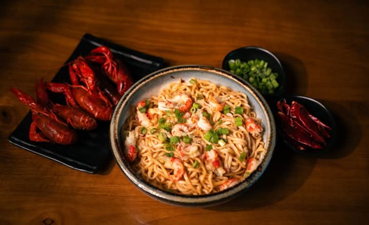 Spicy Mixed Noodle With Crawfish