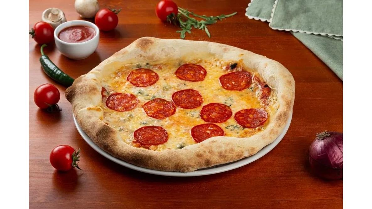 Quattro Formaggi + Salami Picante