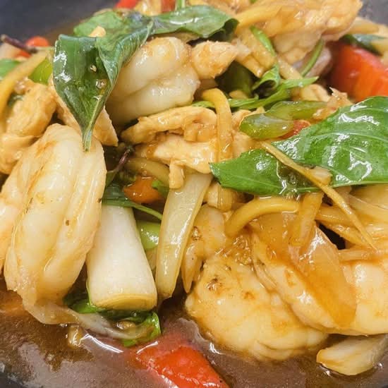 Pad Kra Paw