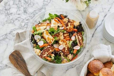 Crunchy Halloumi Salad – Group