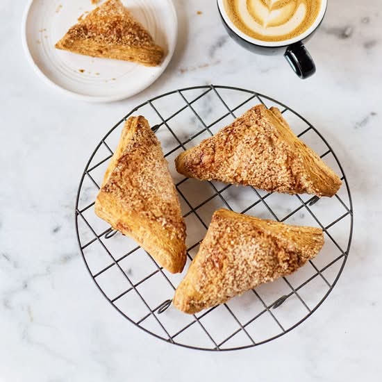 Apple Turnover (Seasonal)