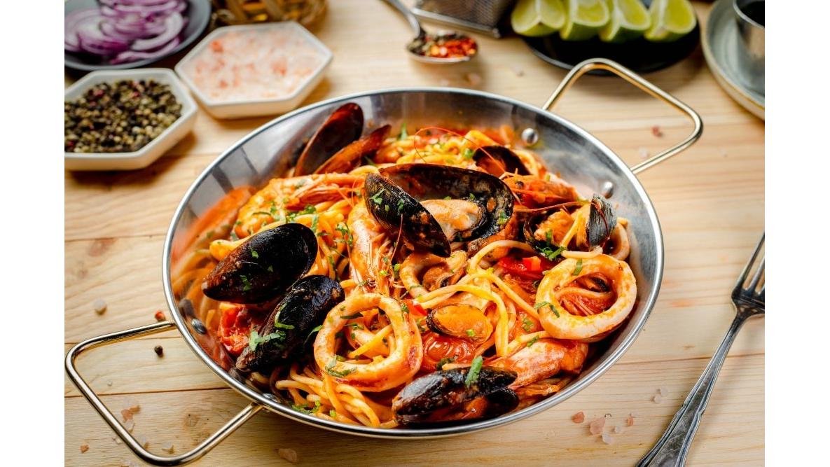 Spaghetti cu fructe de mare