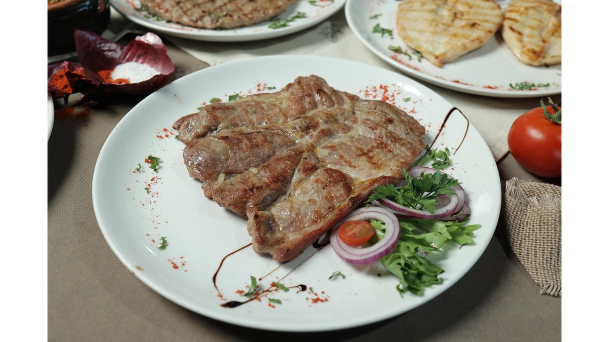 Ceafă de porc﻿ la grătar