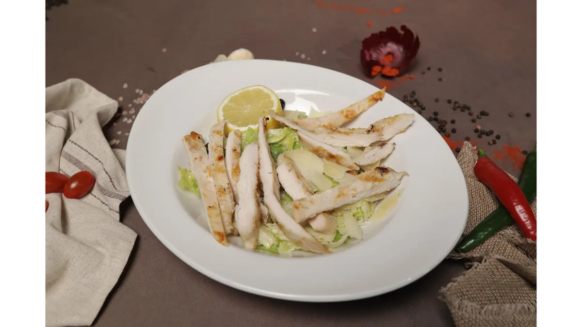Salată Cezar﻿