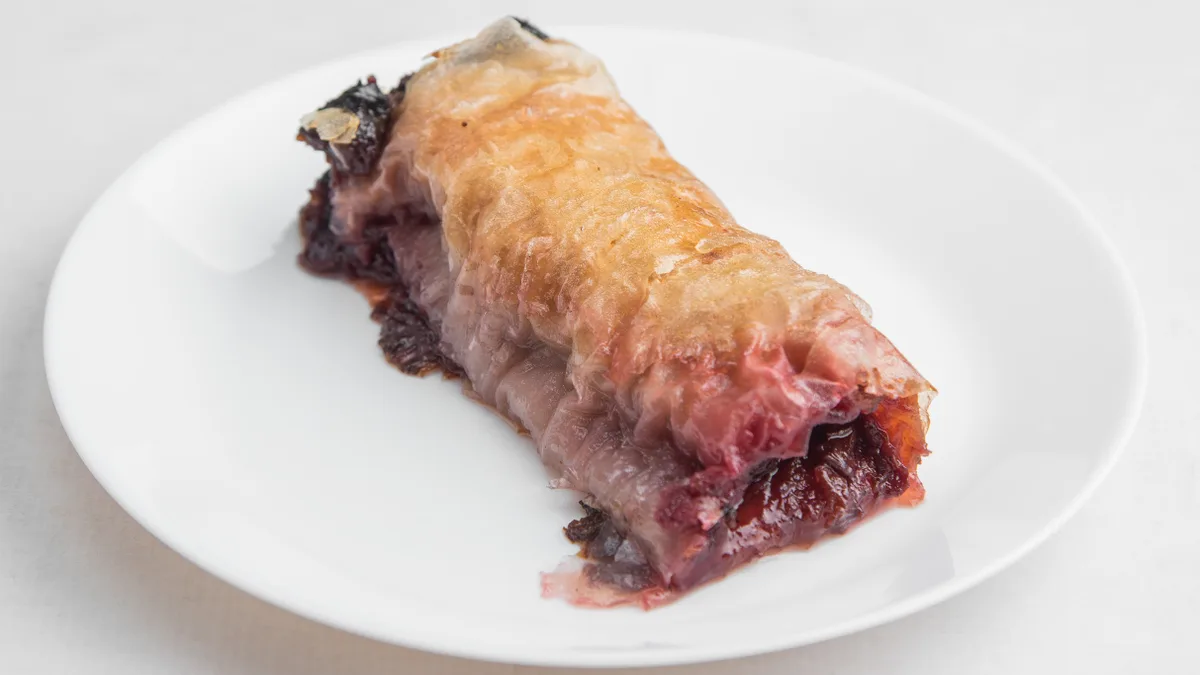 Pita sa višnjama (posno)