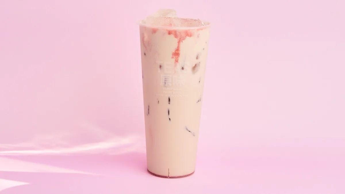 14.1. Strawberry Milk Tea 0,7 l