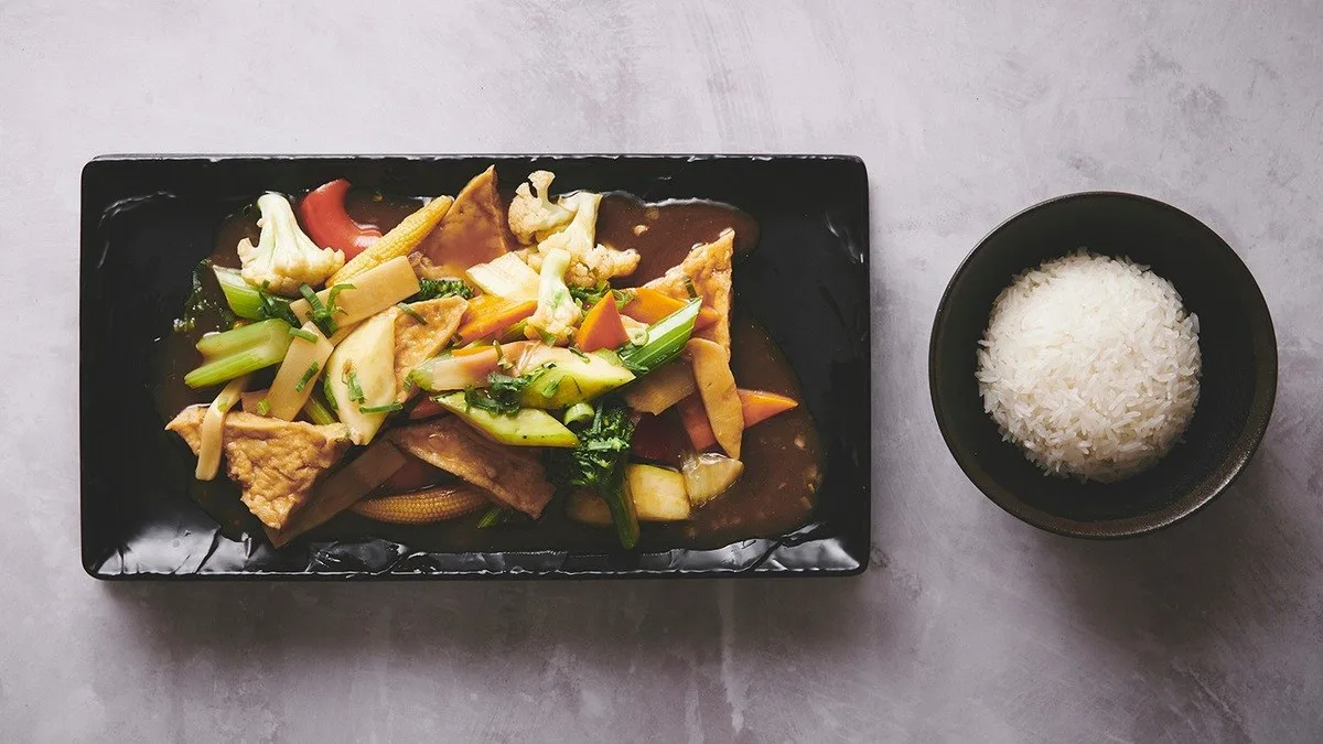 Stegt tofu med grøntsager