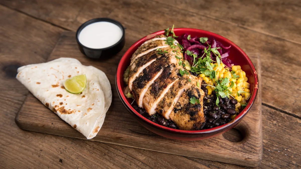Burrito bowl sous vide csirkemellel
