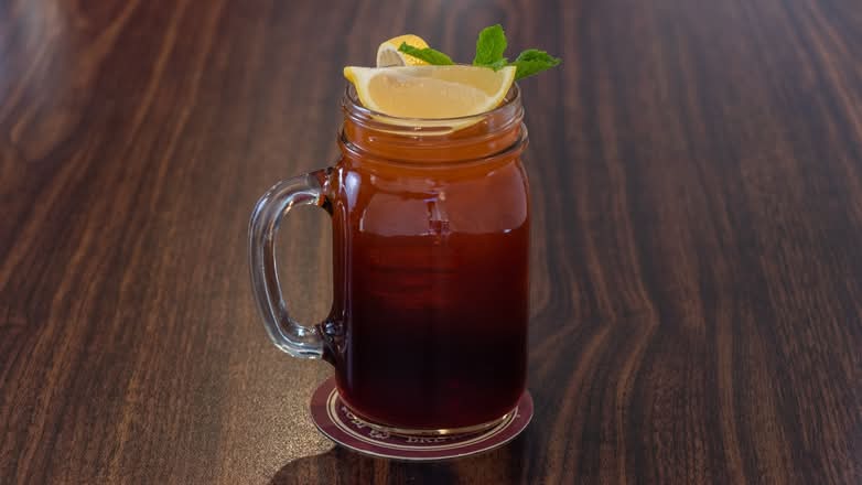 Thai ice tea with lime juice