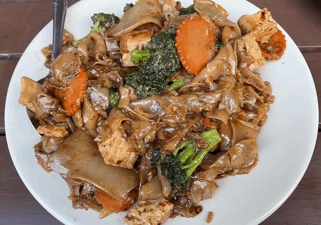 L Broccoli Noodle (See Ew)