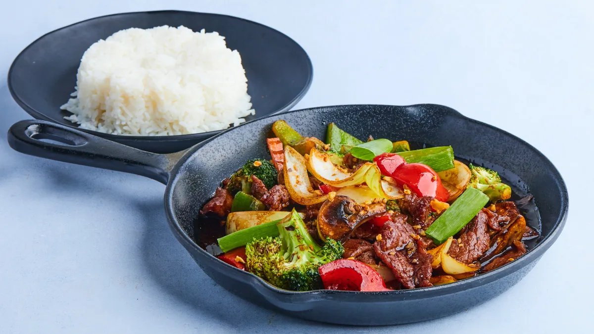 10. Phad Nua Namman Hoy