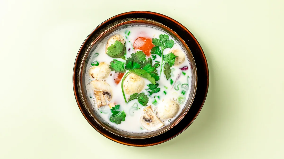 19. Tom Kha Pak