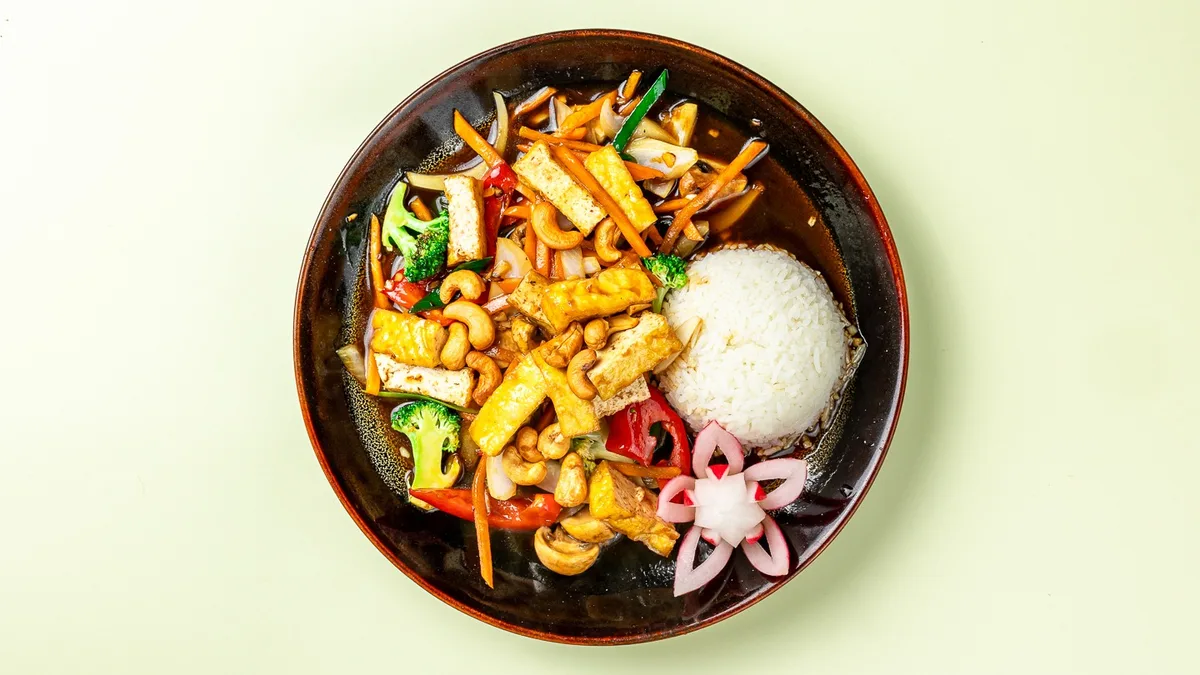 Pad Med Mamauang Himmapan