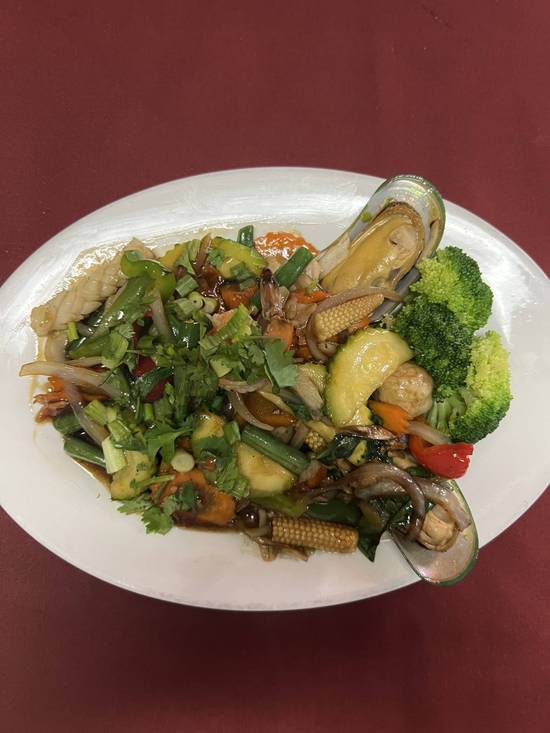 48. Basil Stir Fry Seafood