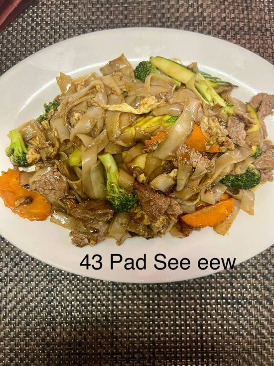 N 3.  Pad See Eew