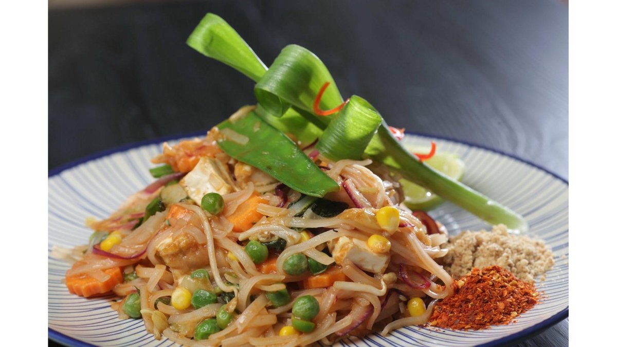 BEEF PAD THAI