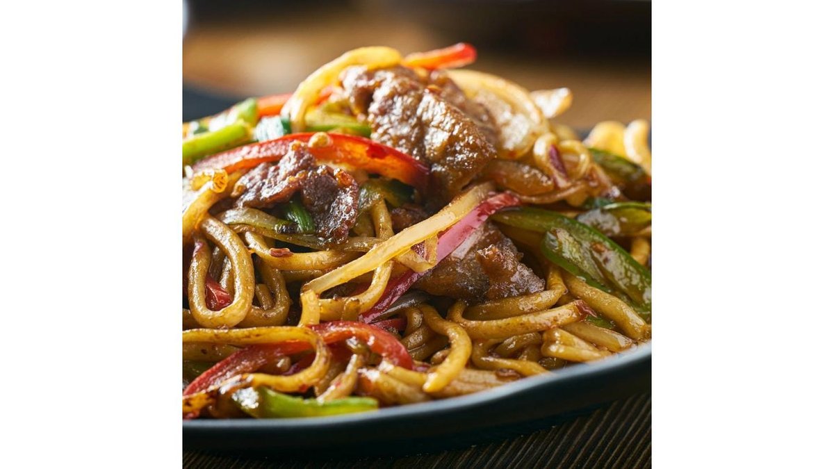 STIR FRIED NOODLES WITH PORK