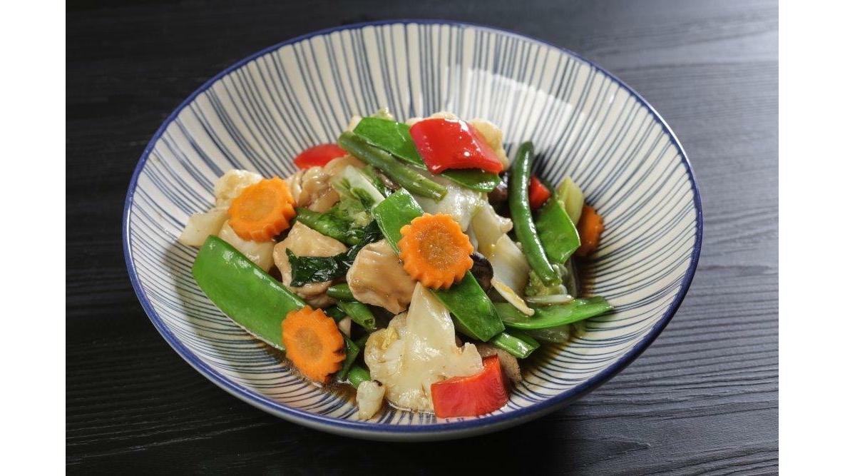 Stir fried vegetables/Phad Pak Raummit