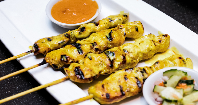 AP6. ‘Thai Satay’ with Peanut Sauce (4 Skewers)