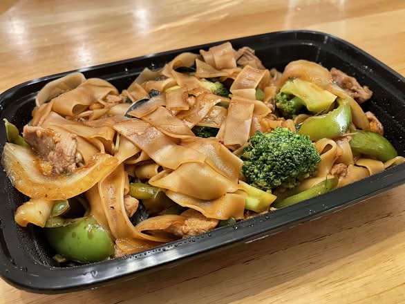 Pad Kee Mao (Drunken Noodles)
